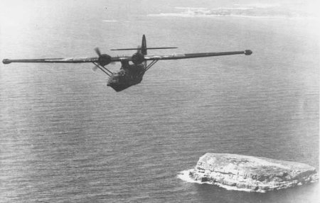 RAAF_PBY_over_Bird_Island_used_for_target_practice.jpg (25530 bytes)