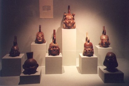 02_museum_Mochica_pots.JPG (17534 bytes)