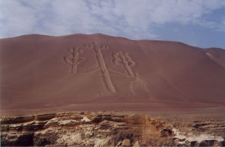 04Paracas_candelabra.JPG (20322 bytes)