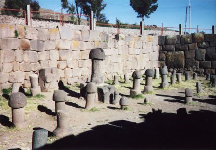 10Temple_of_phalluses.JPG (36913 bytes)