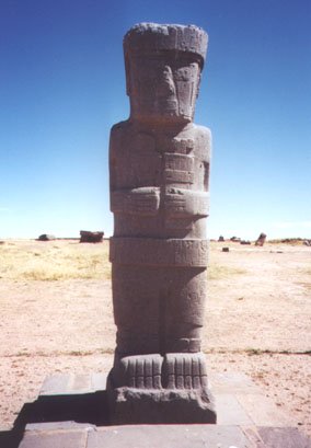 12Tiwanaku_colossi.JPG (20701 bytes)