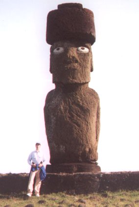 15RapaNui_moai_with_eyes.JPG (16753 bytes)