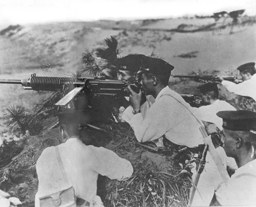 Jap_machine_gun_nest.JPG (47556 bytes)